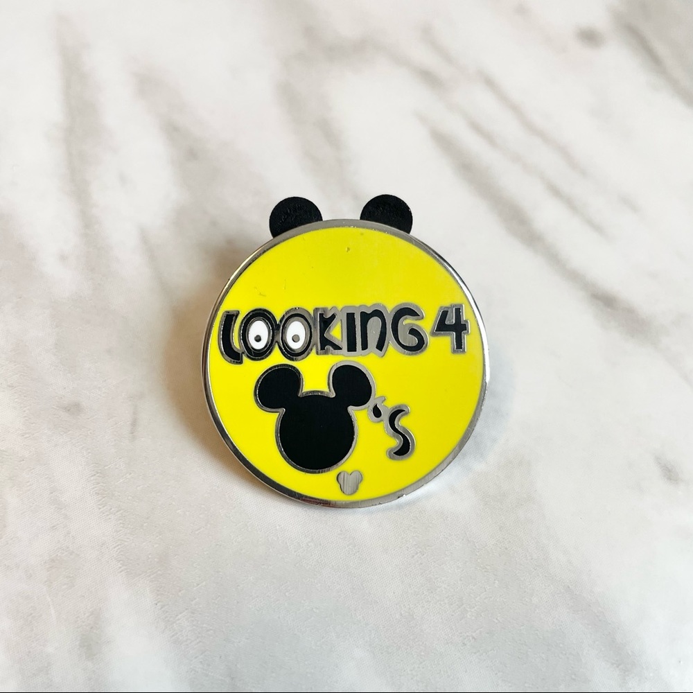🎉 New Disney Looking 4 Mickey’s Pin